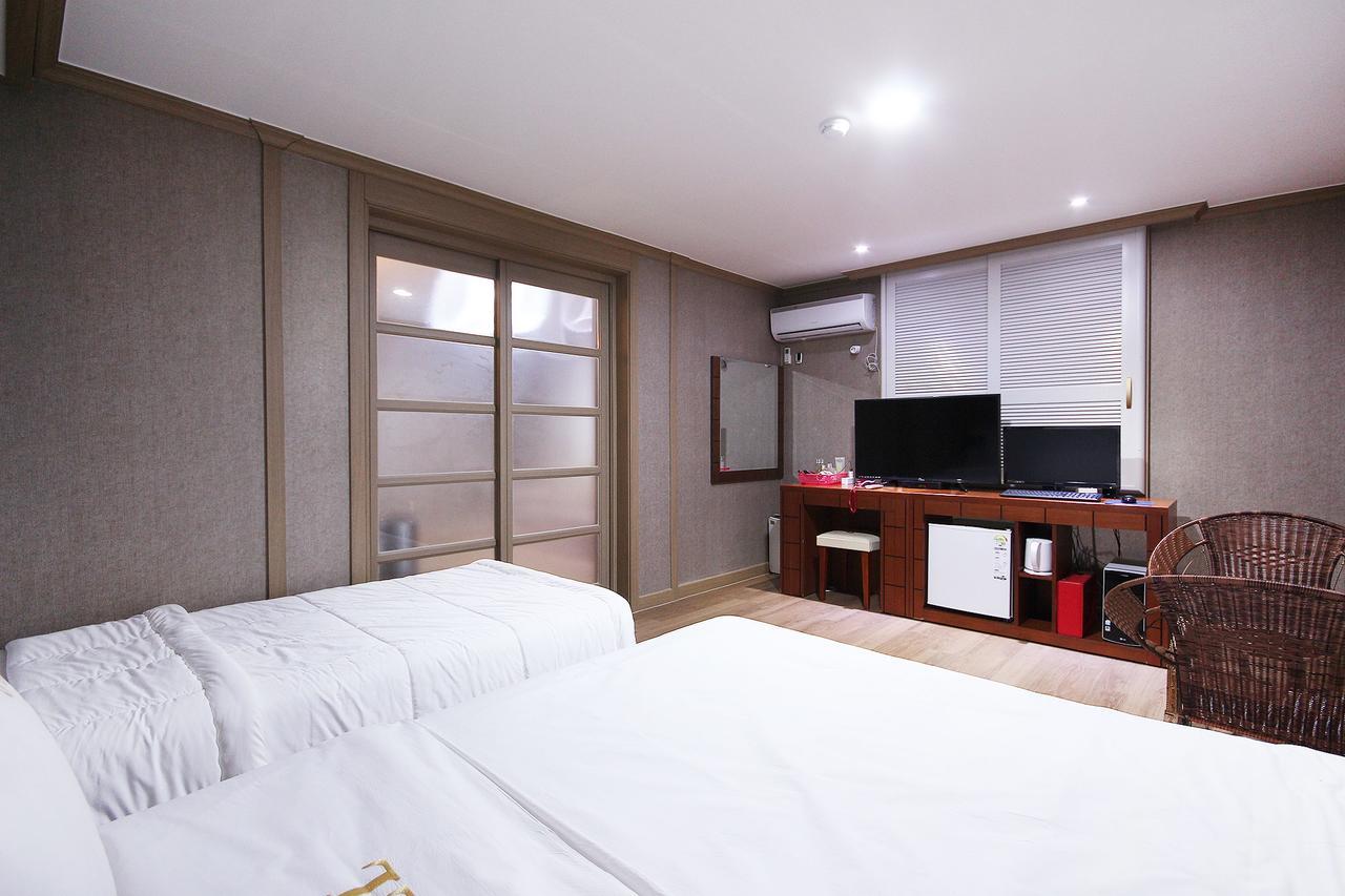 Happy Q Motel Andong Exterior foto